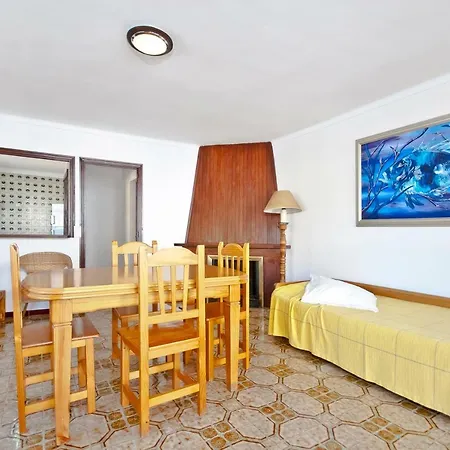 Roma 1 Apartment *